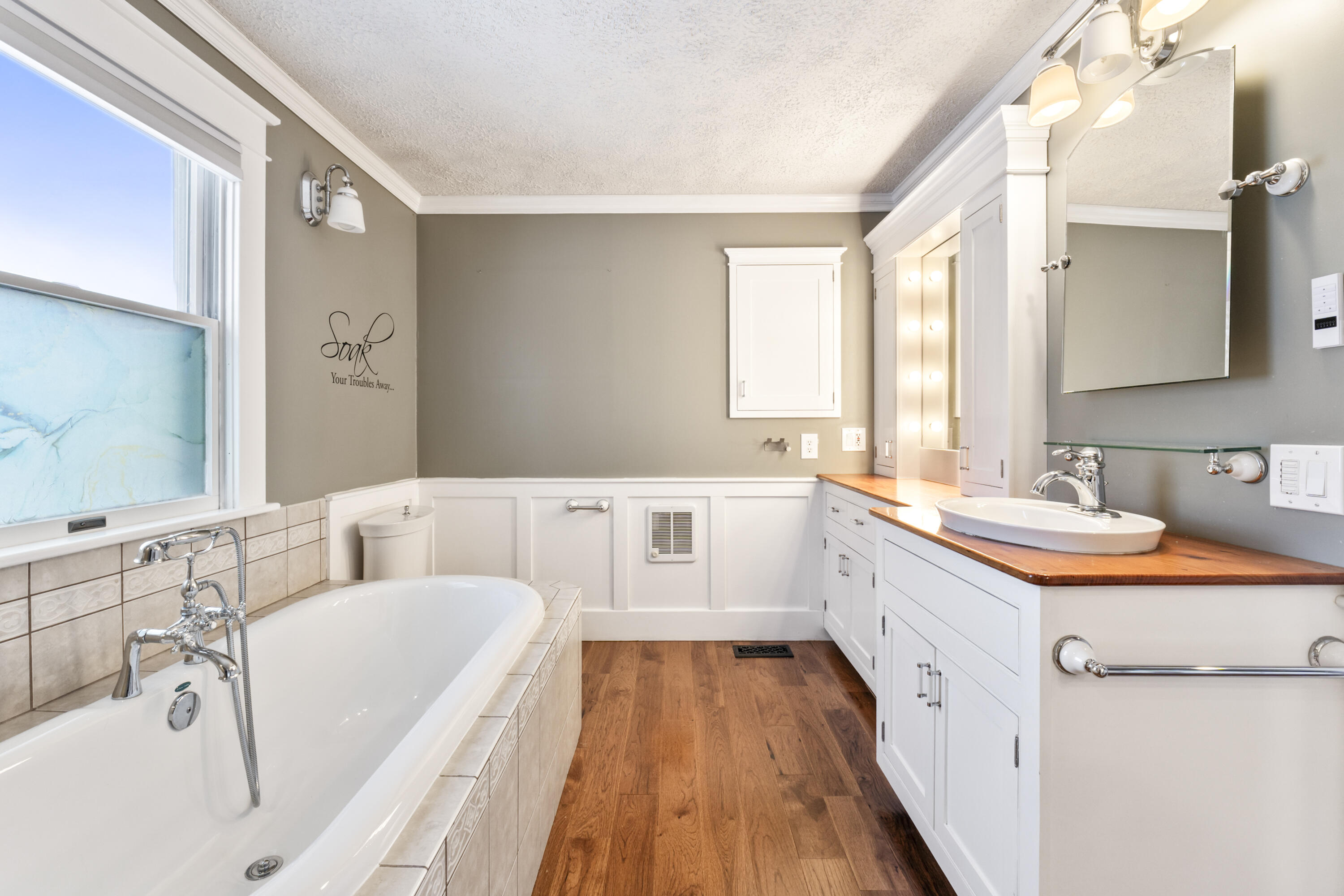 467 Bay Road Bowdoinham ME 04008