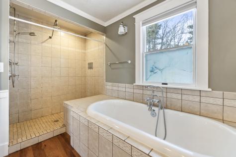 467 Bay Road Bowdoinham ME 04008