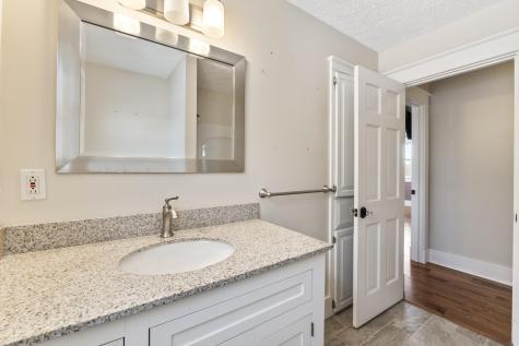 467 Bay Road Bowdoinham ME 04008