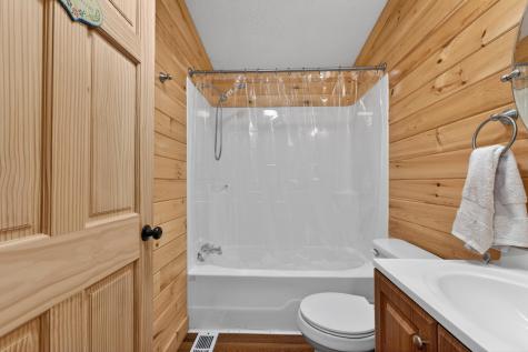 1051 Gardiner Road Wiscasset ME 04578