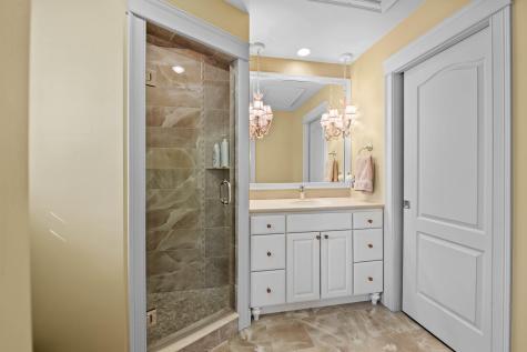 79 Charter Way Auburn ME 04210