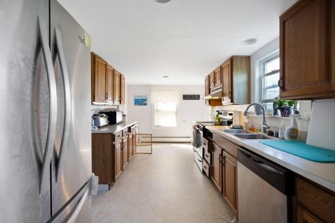 690 York Street York ME 03909