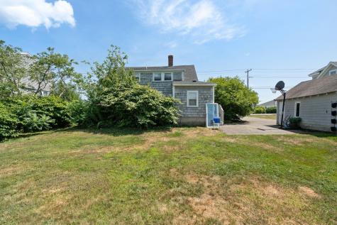690 York Street York ME 03909