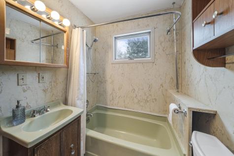 53 Main Street Bowdoinham ME 04008