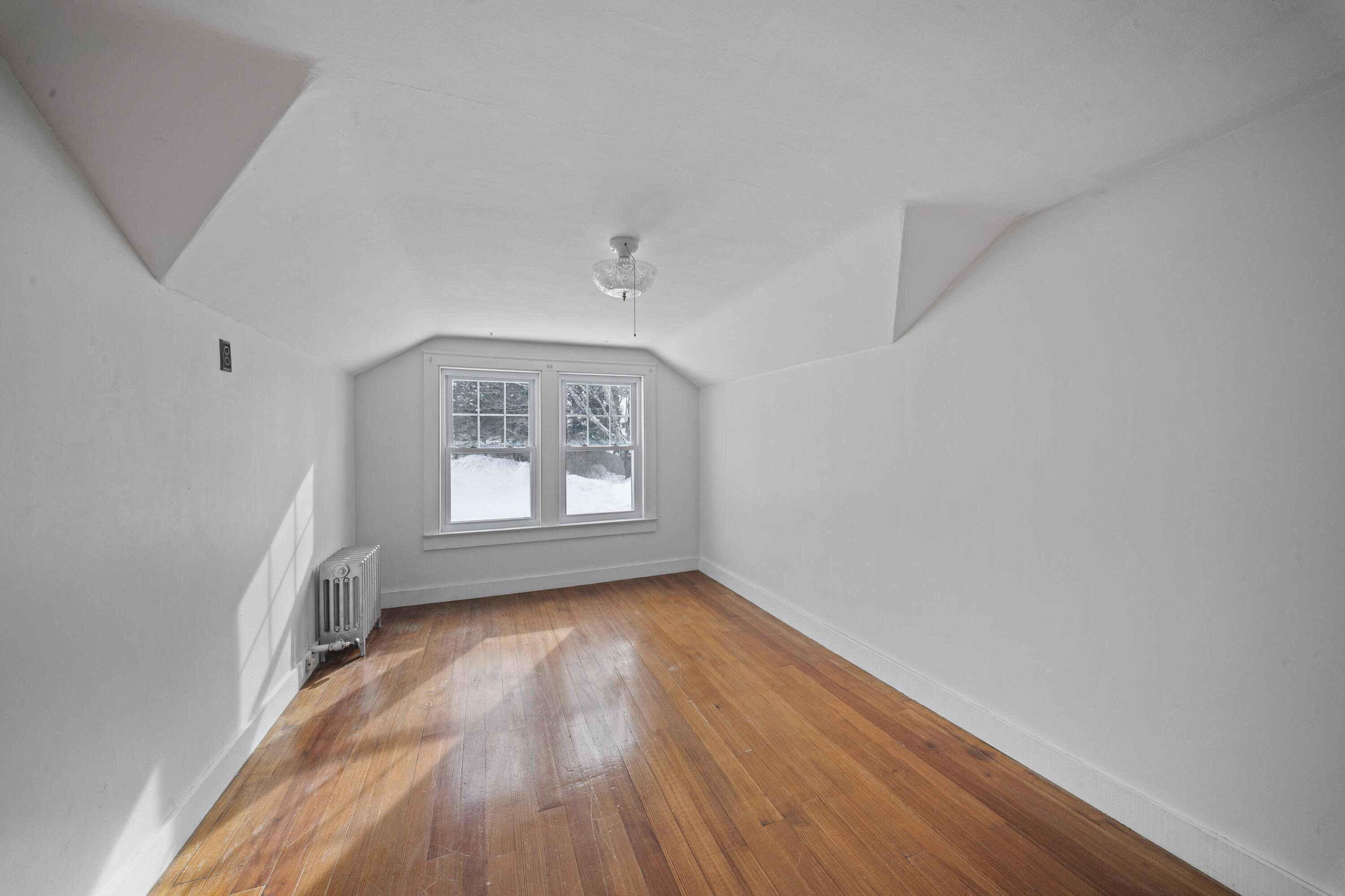 53 Main Street Bowdoinham ME 04008