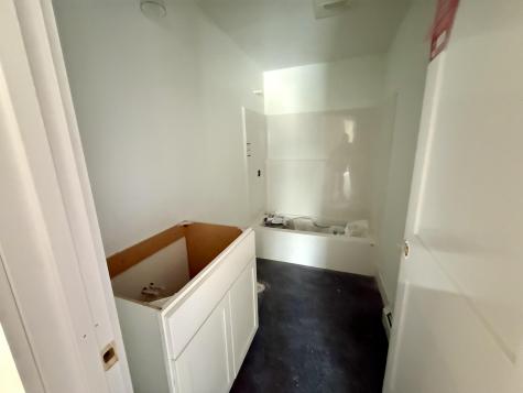 183 Dunton Road Naples ME 04055