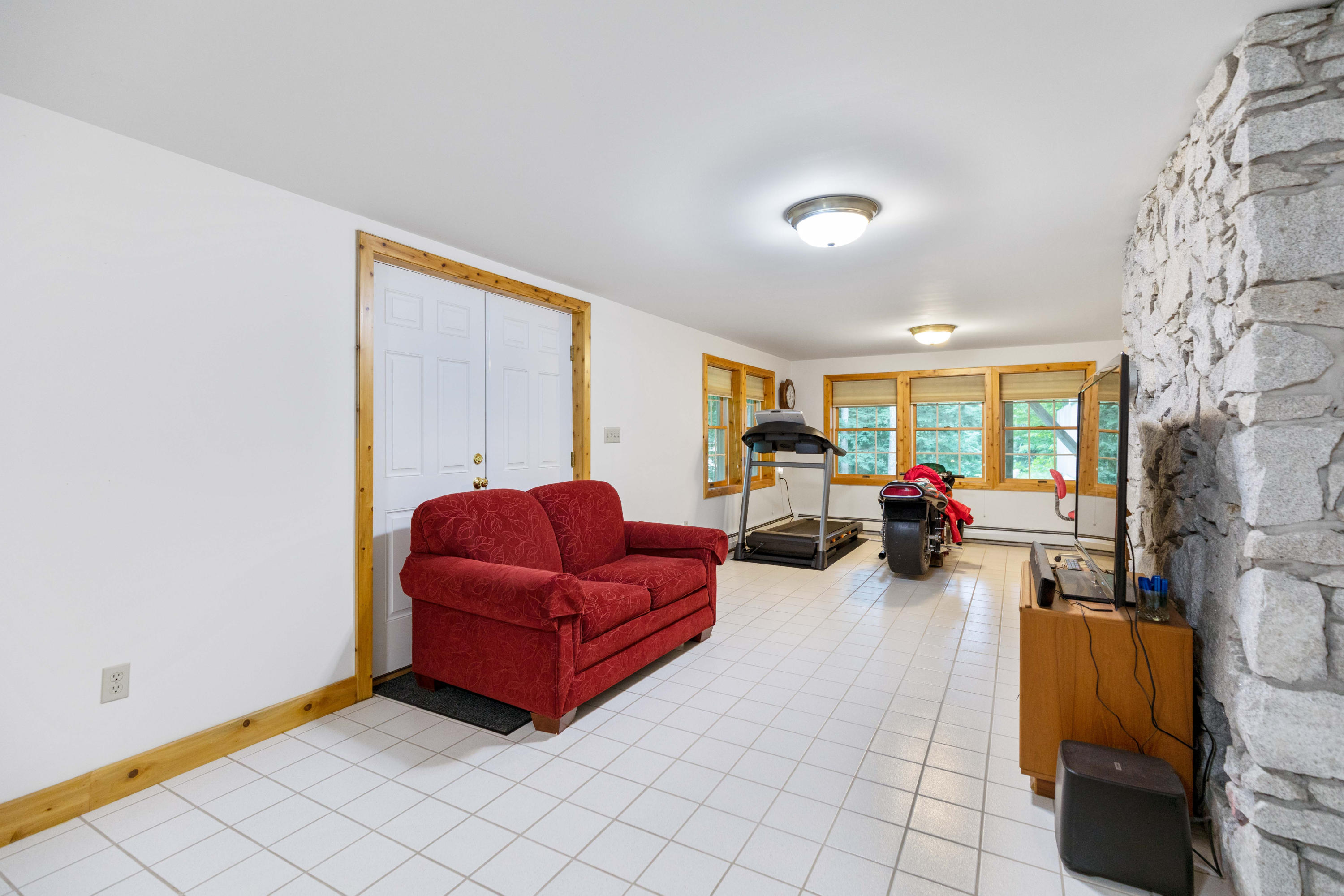 55 Lunt Lane Poland ME 04274