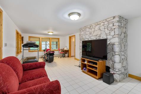 55 Lunt Lane Poland ME 04274