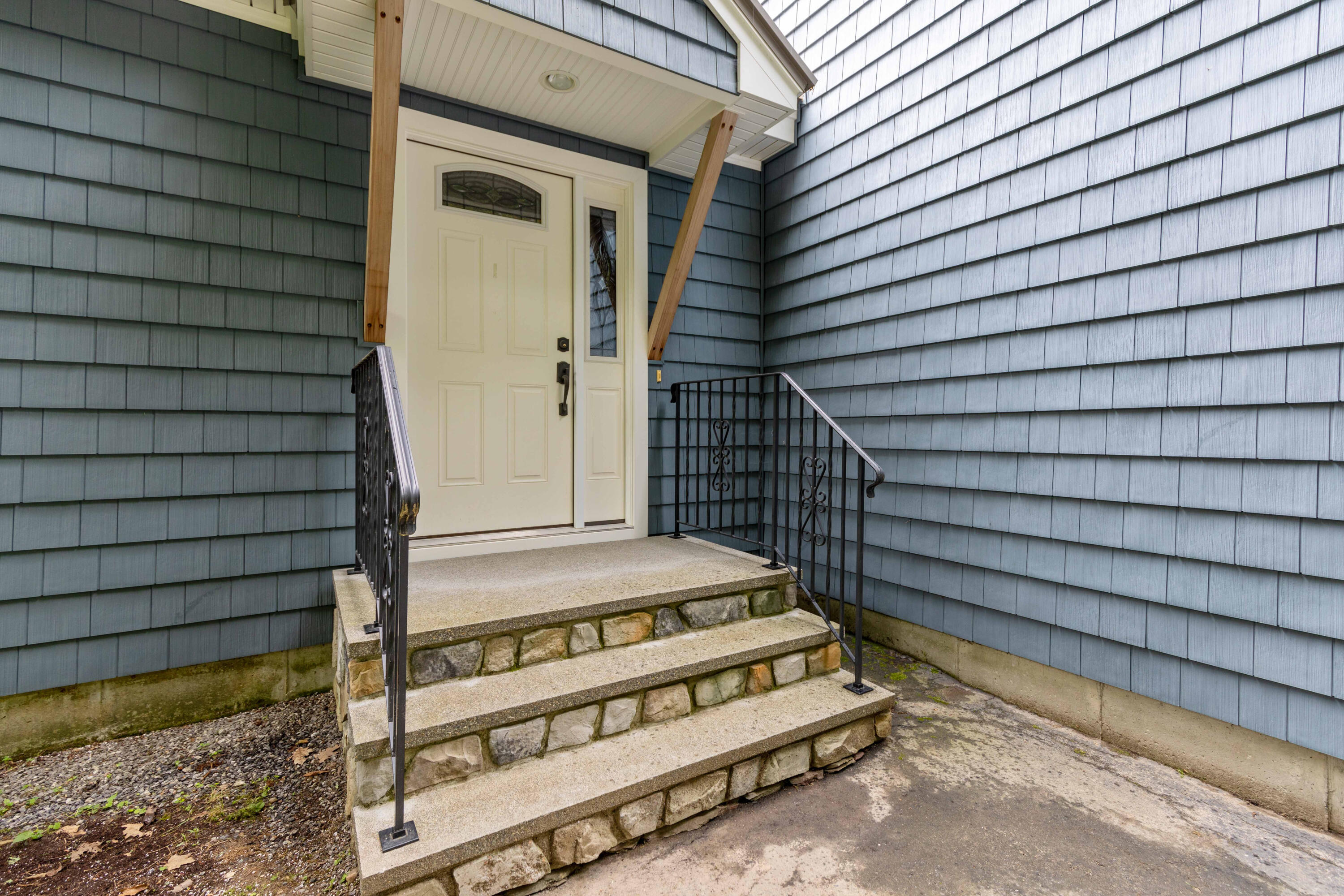 55 Lunt Lane Poland ME 04274