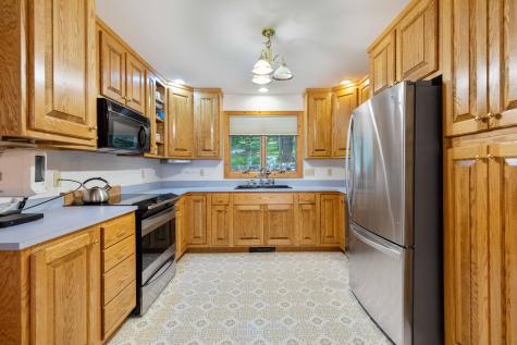 55 Lunt Lane Poland ME 04274