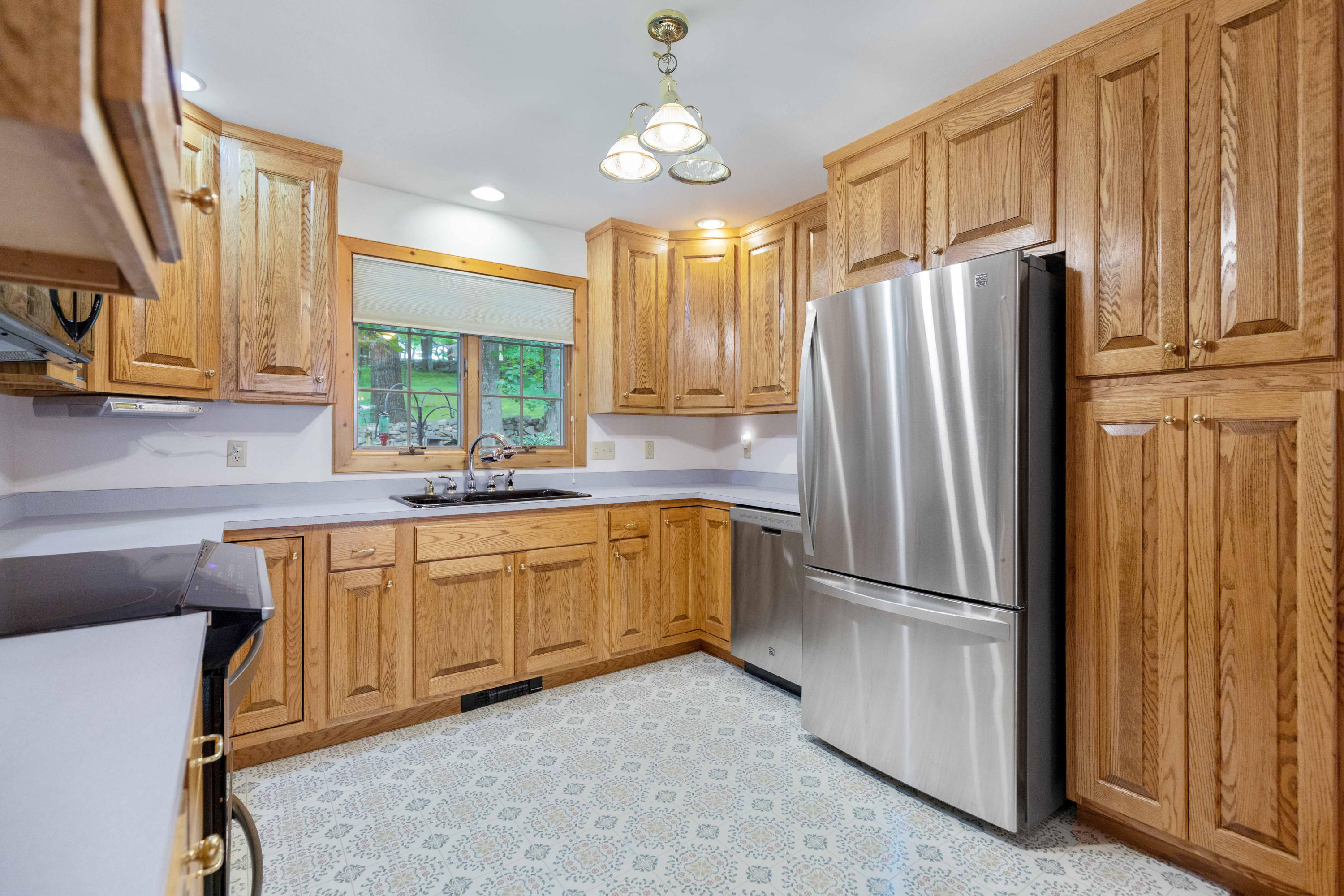 55 Lunt Lane Poland ME 04274