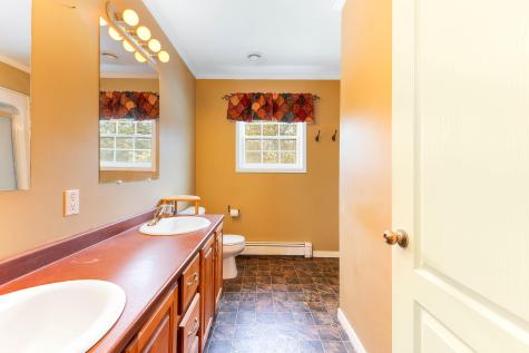 25 Harpin Road Waterboro ME 04087