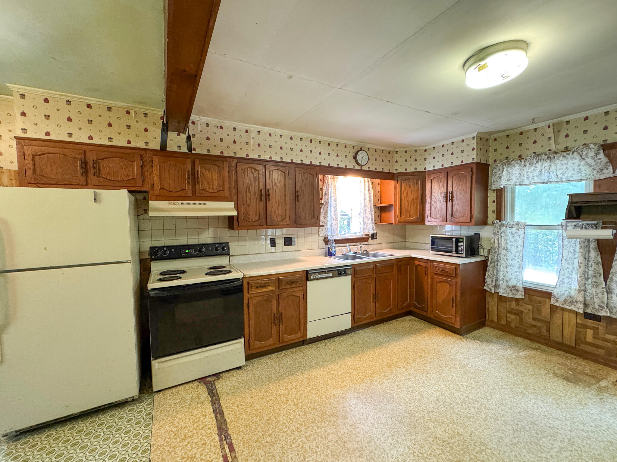 144 Main Road Burlington ME 04417