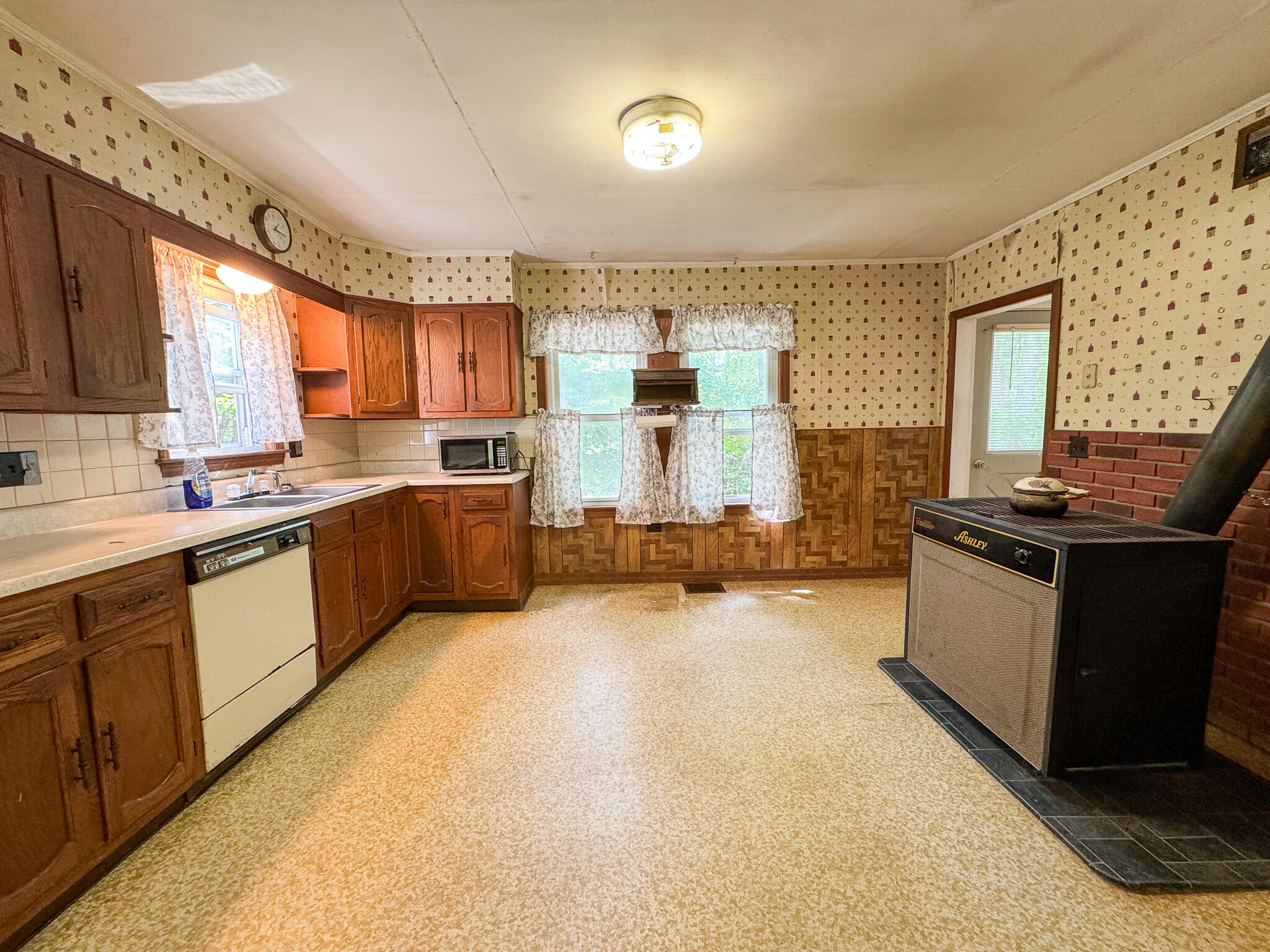 144 Main Road Burlington ME 04417