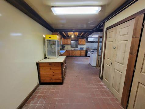 15 Jackson Hole Carthage ME 04224