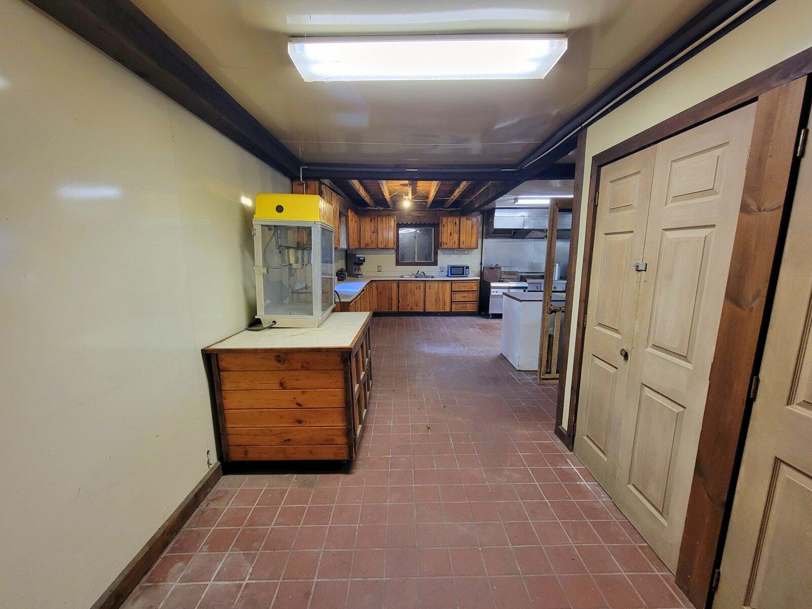 15 Jackson Hole Carthage ME 04224