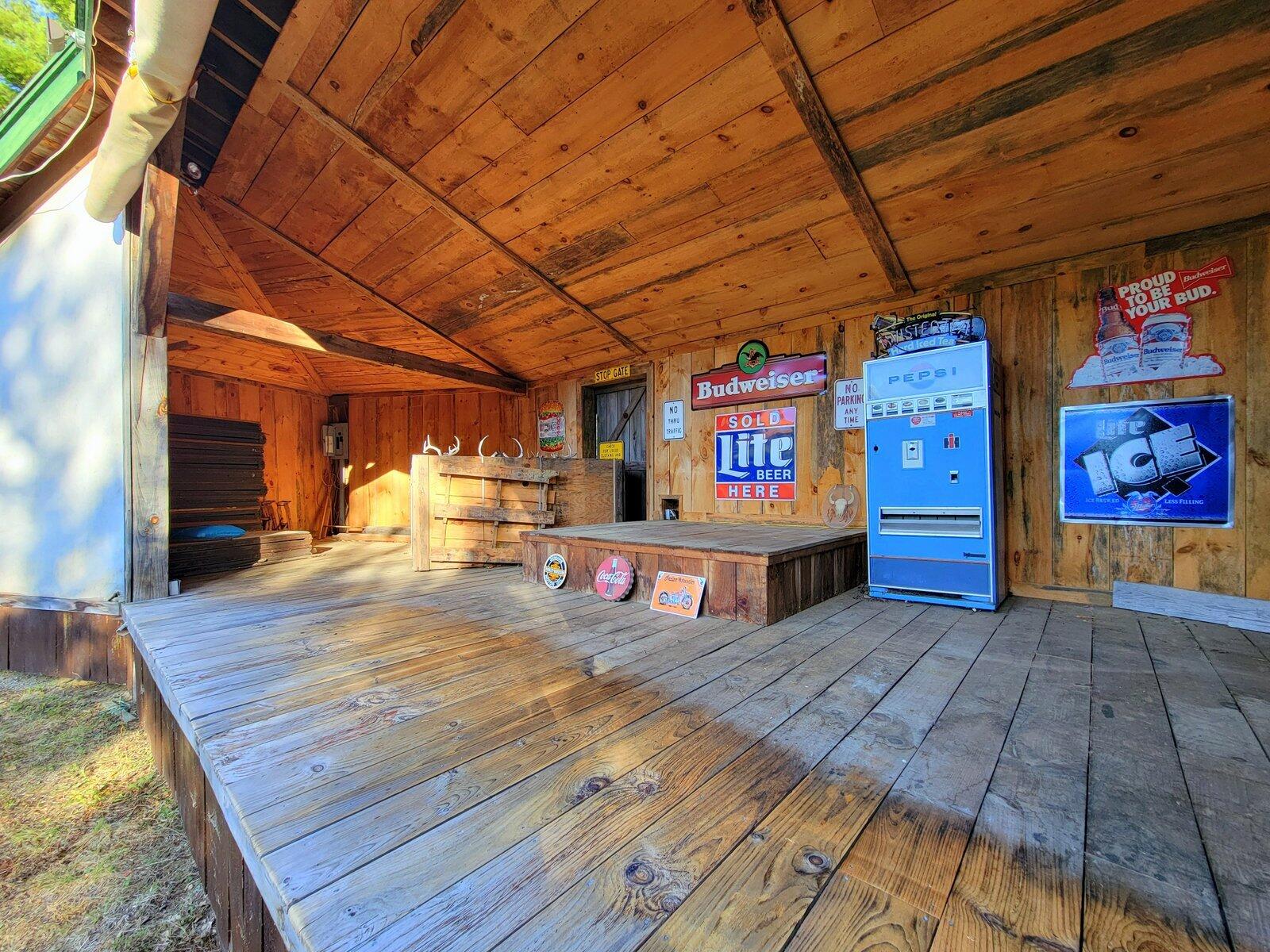 15 Jackson Hole Carthage ME 04224