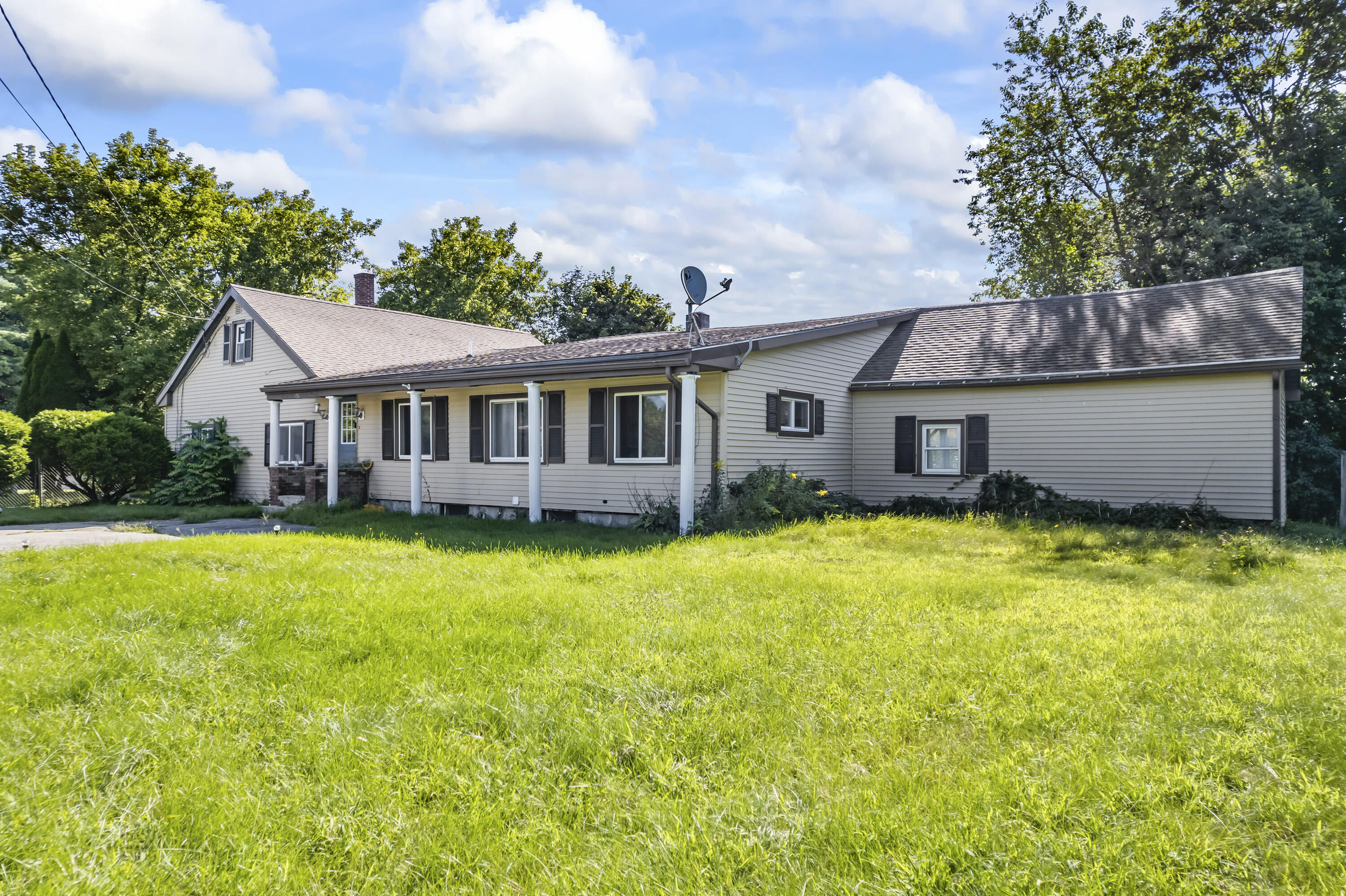 53 Dill Street Lewiston ME 04240