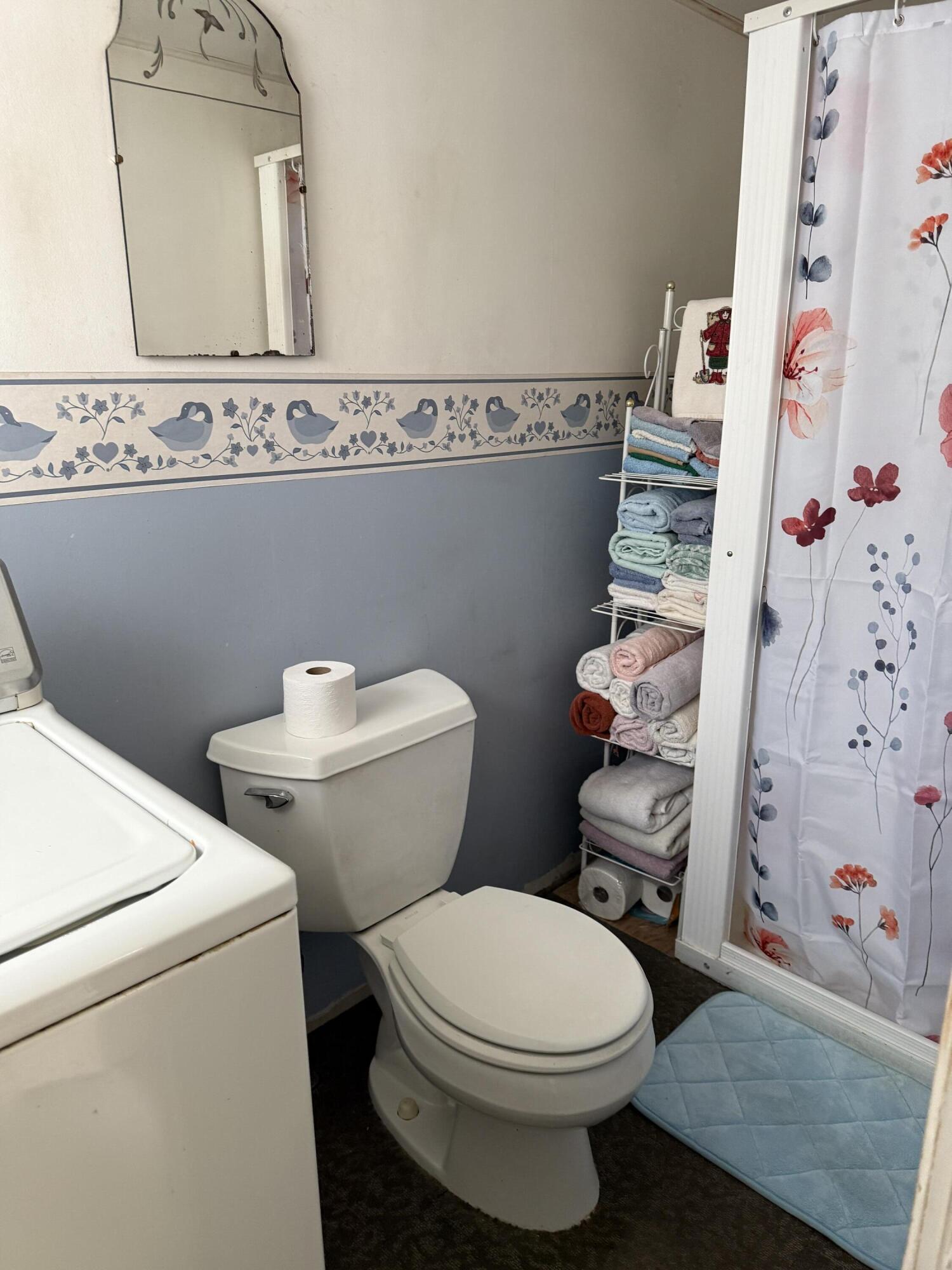 5 Nichol Street Paris ME 04281