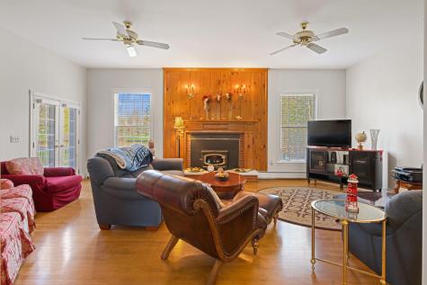 63 Fenton Way Bangor ME 04401