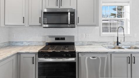 7 Nelligan Drive Holden ME 04429