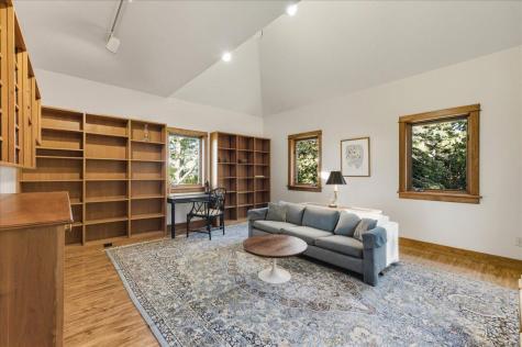 17 Weefs Way Sedgwick ME 04676