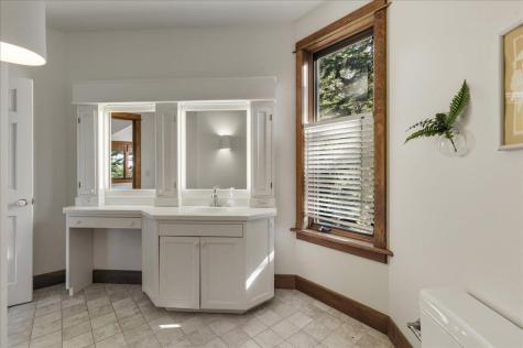 17 Weefs Way Sedgwick ME 04676