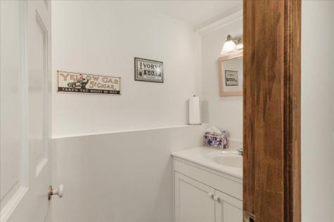 17 Weefs Way Sedgwick ME 04676