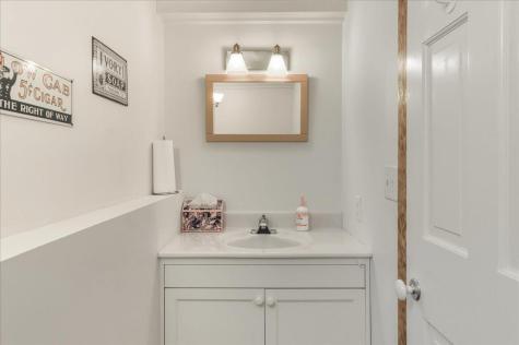 17 Weefs Way Sedgwick ME 04676