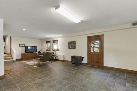 17 Weefs Way Sedgwick ME 04676