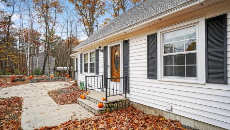 18 Oak Ridge Road Sanford ME 04073