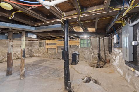 47 Lake Street Auburn ME 04210