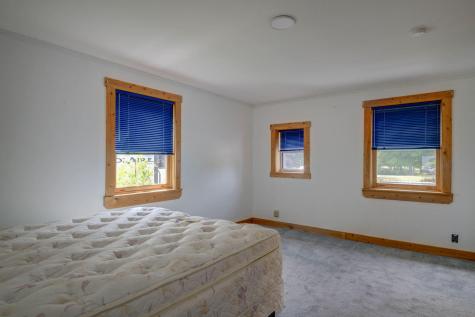 117 Skeetfield Road Oxford ME 04270