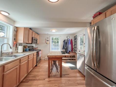 47 Hillside Avenue Falmouth ME 04105