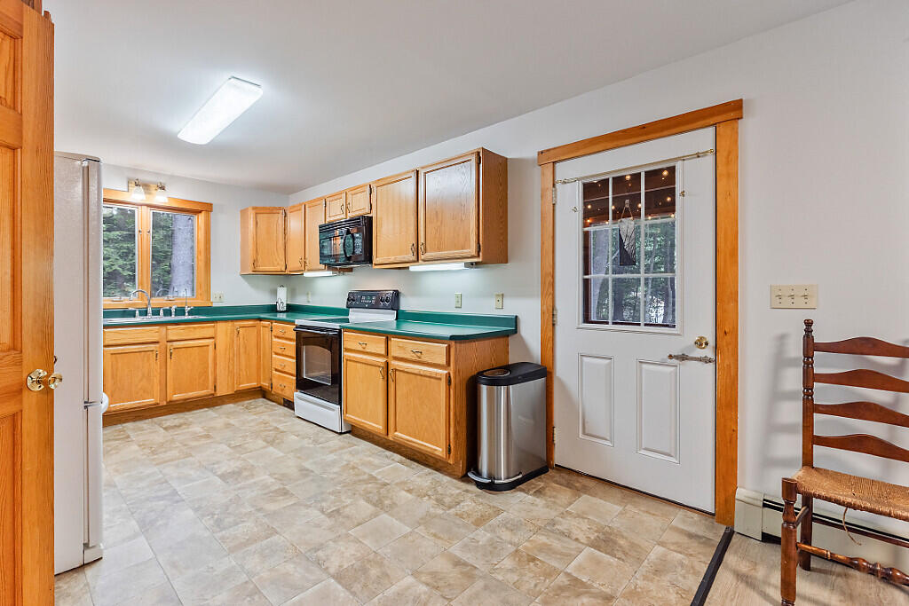 9 Tracy Cove Circle Rome ME 04963