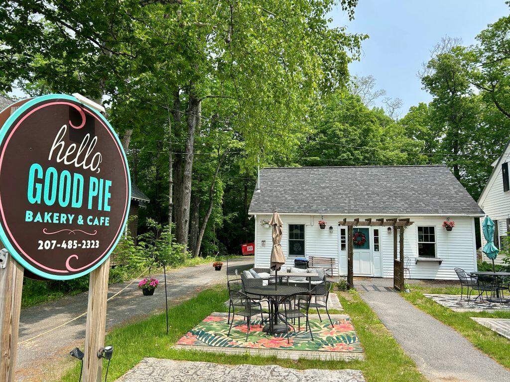 9 Tracy Cove Circle Rome ME 04963