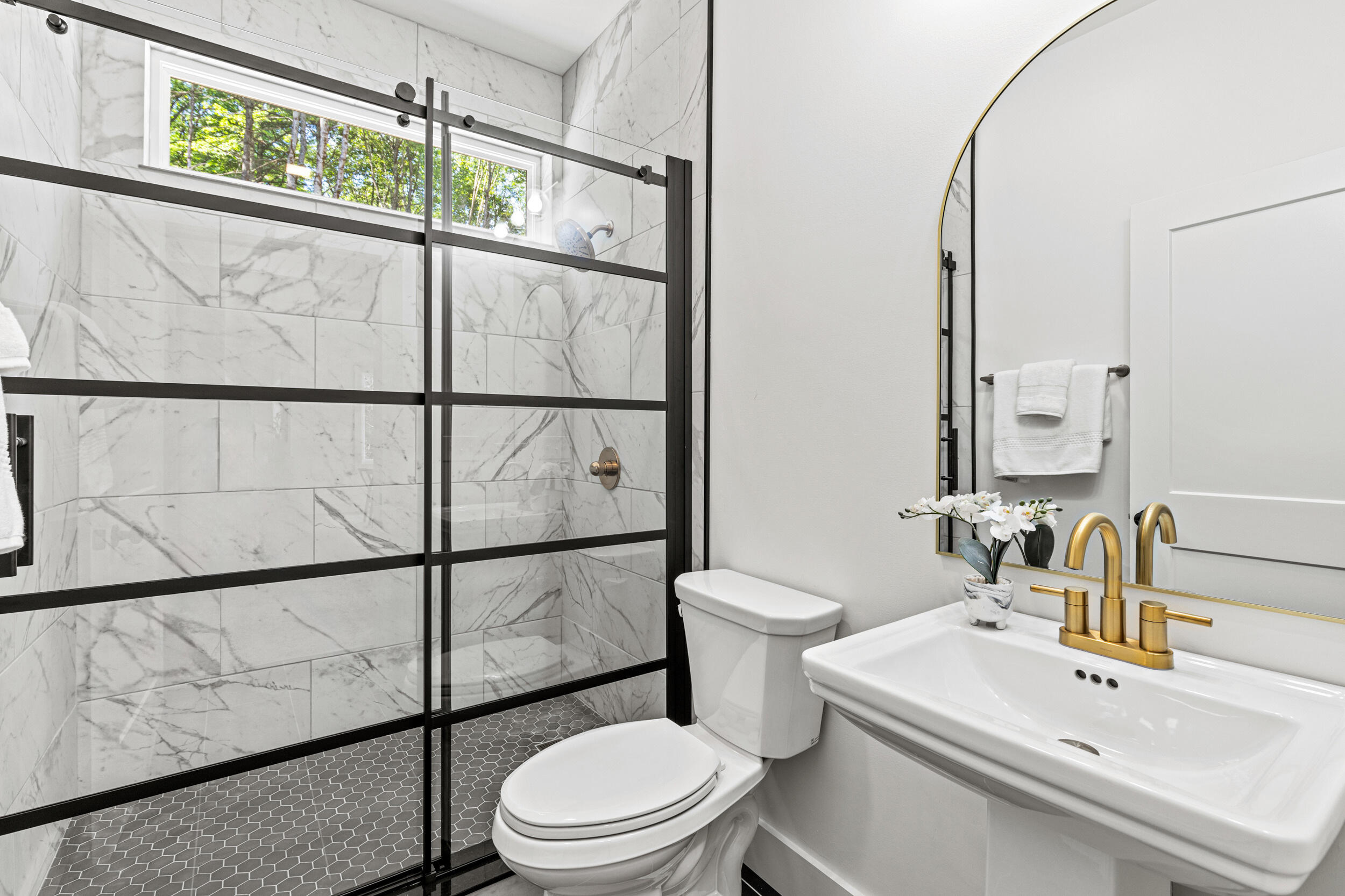 415 Richville Road Standish ME 04084