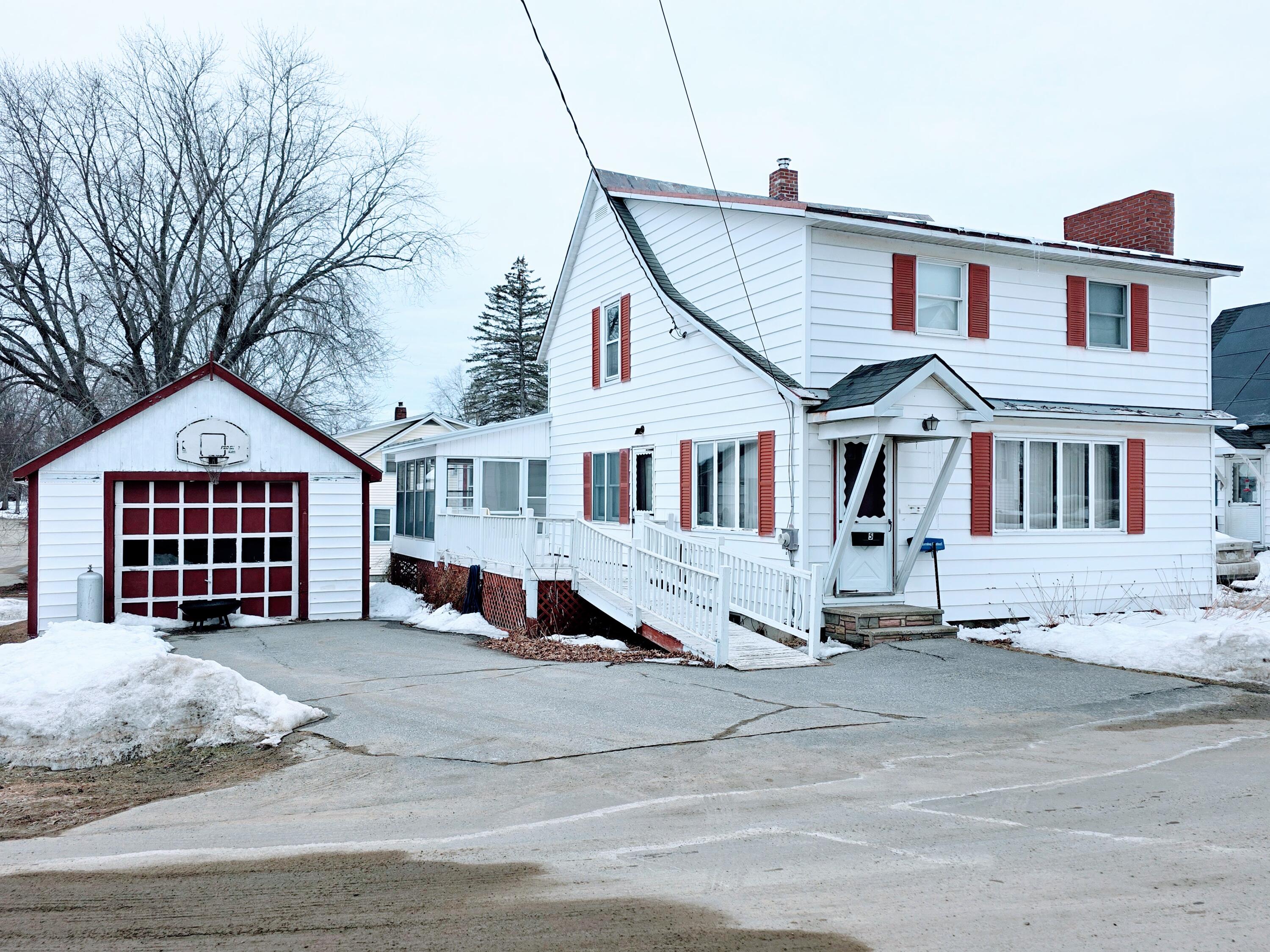 5 Brook Street Fairfield ME 04937