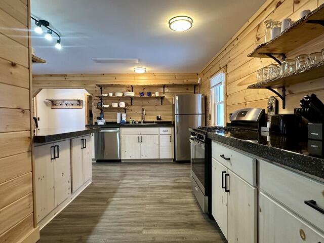 13 Lawrence Avenue Greenville ME 04441