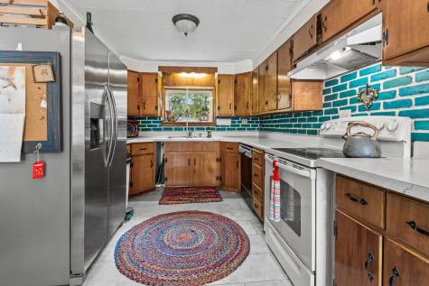 153 Shaker Road Gray ME 04039