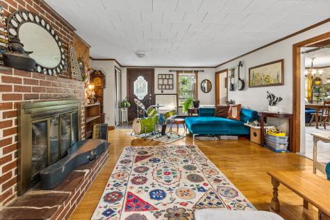 153 Shaker Road Gray ME 04039