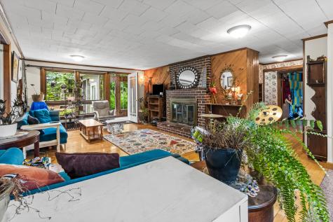 153 Shaker Road Gray ME 04039