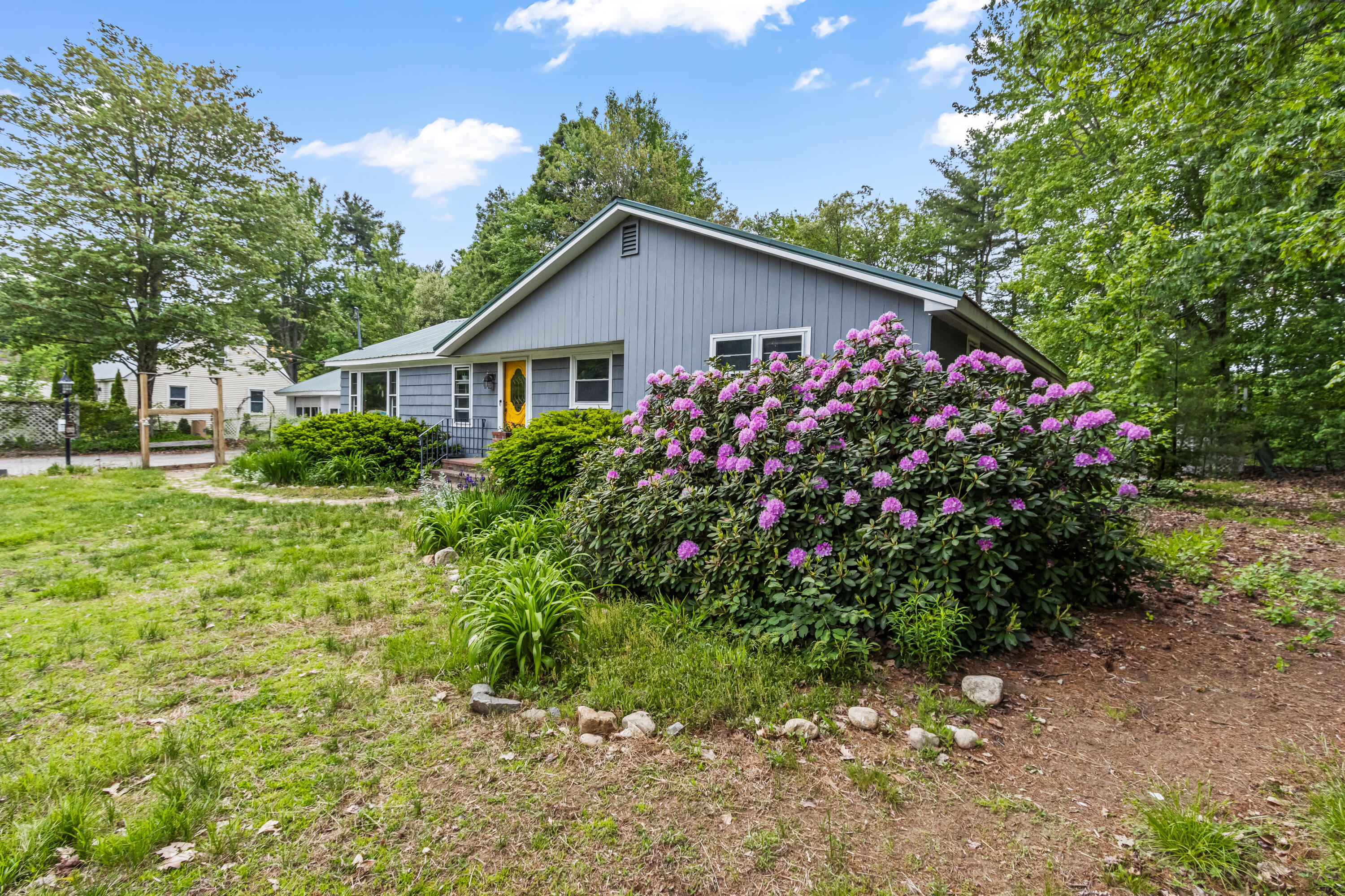 153 Shaker Road Gray ME 04039