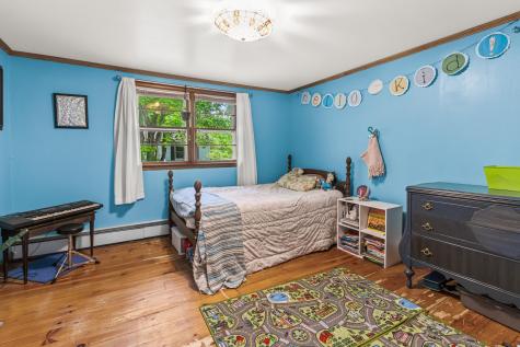 153 Shaker Road Gray ME 04039