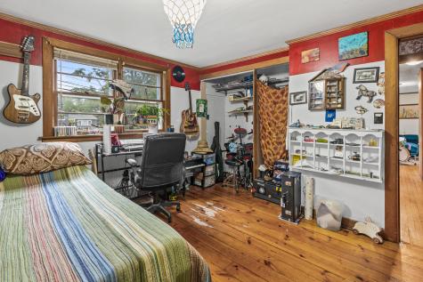 153 Shaker Road Gray ME 04039