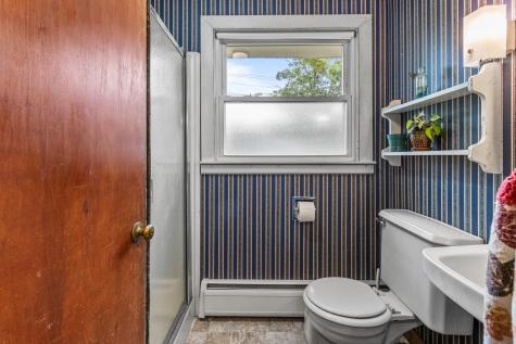 153 Shaker Road Gray ME 04039