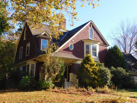 18 Monroe Street Auburn ME 04210