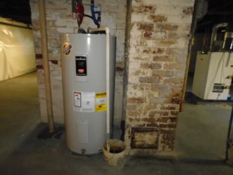 18 Monroe Street Auburn ME 04210