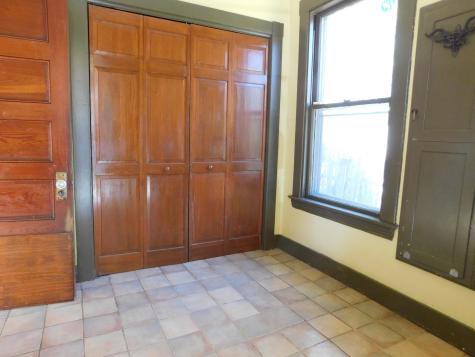 18 Monroe Street Auburn ME 04210