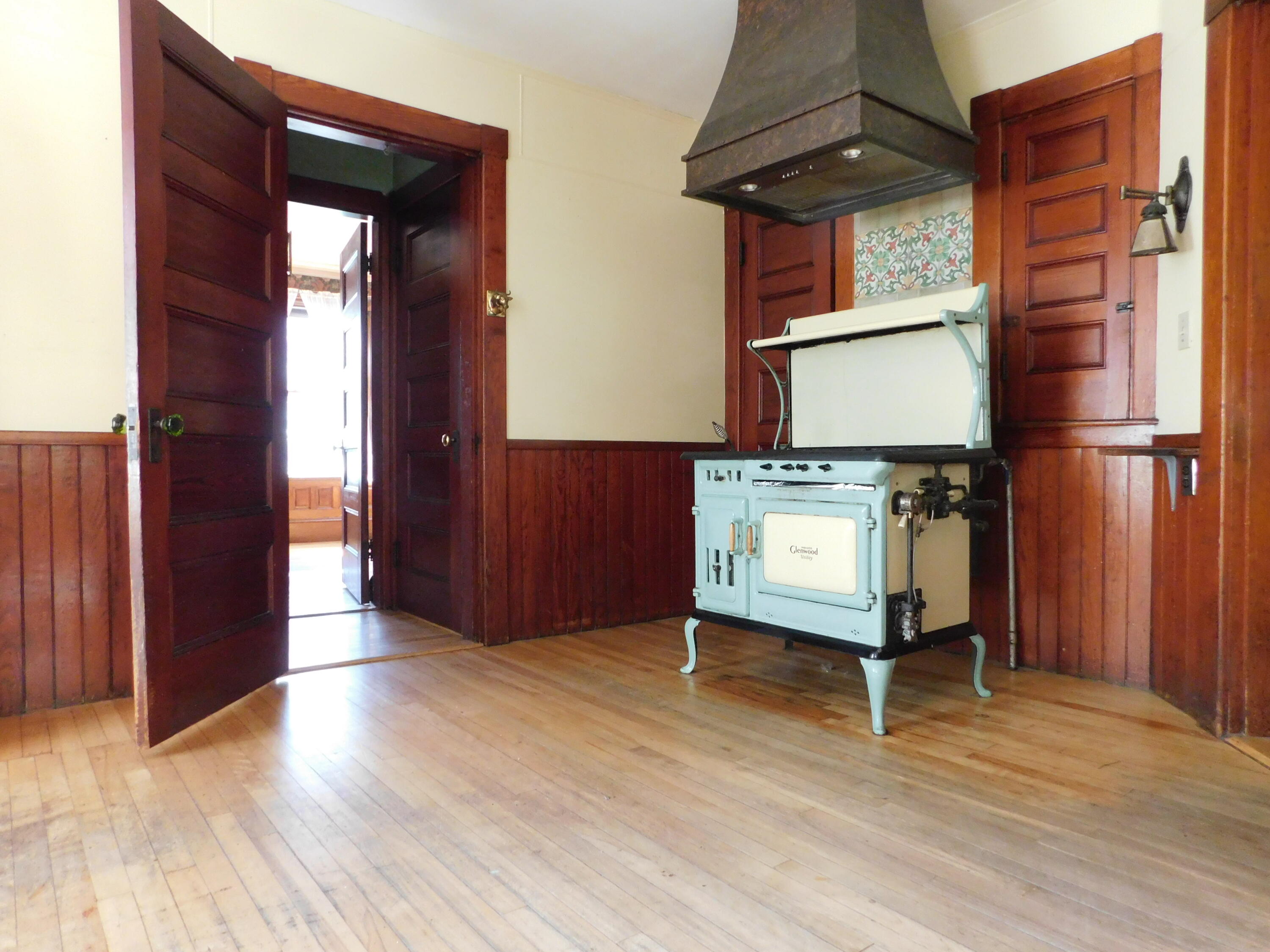 18 Monroe Street Auburn ME 04210